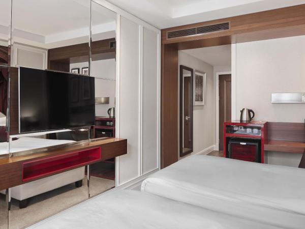 TITANIC Gendarmenmarkt Berlin : photo 6 de la chambre chambre deluxe double ou lits jumeaux