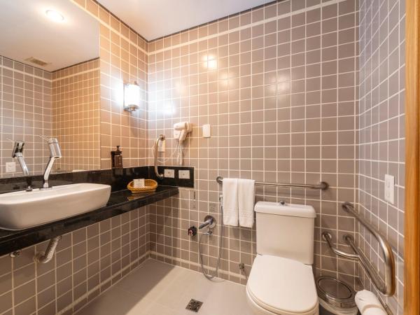 Pestana Curitiba : photo 4 de la chambre chambre lit queen-size - accessible aux personnes à mobilité réduite