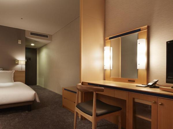 Hilltop Resort Fukuoka : photo 2 de la chambre chambre double - vue sur montagne