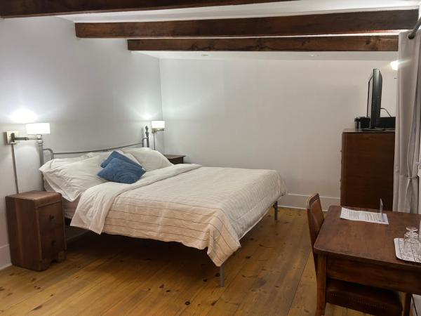 À l'Adresse du Centre-Ville : photo 2 de la chambre chambre lit king-size