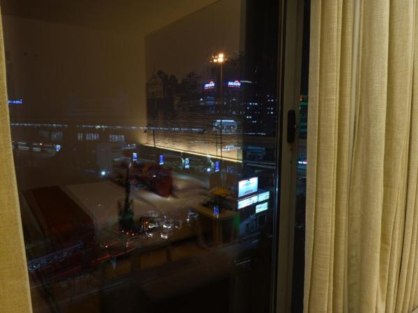 Vivanta Kolkata EM Bypass : photo 1 de la chambre chambre lits jumeaux supérieure - vue sur ville