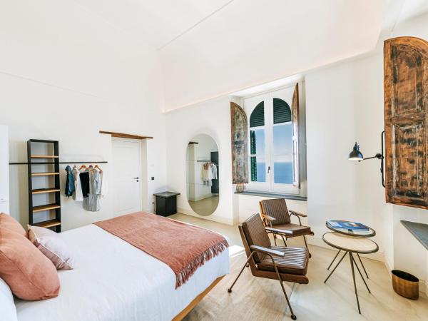 Faro Punta Imperatore : photo 4 de la chambre chambre double deluxe - vue sur mer