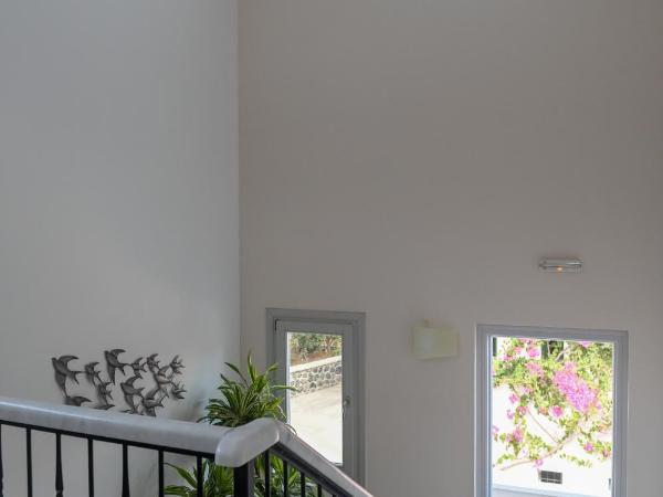 Atrium Villa : photo 5 de la chambre chambre double ou lits jumeaux avec balcon