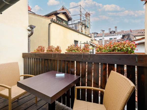 Locanda Al Leon : photo 4 de la chambre chambre double avec terrasse