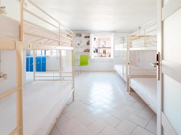 Forum Tarragona : photo 1 de la chambre lit dans dortoir de 8 lits