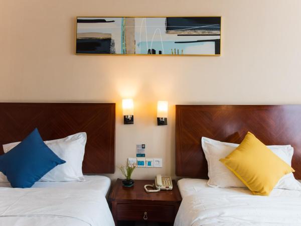 Shenzhen ZunXiang International Hotel Longhua Metro : photo 3 de la chambre chambre affaires lits jumeaux