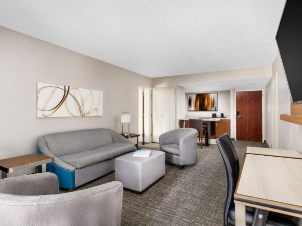 Courtyard by Marriott Fort Lauderdale North/Cypress Creek : photo 5 de la chambre suite 1 chambre lit king-size - non-fumeurs