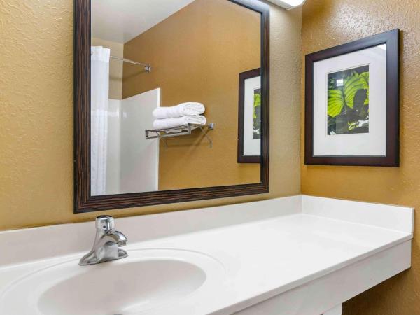 Extended Stay America Select Suites - Tampa - North - USF - Attractions : photo 5 de la chambre studio lit queen-size - non-fumeurs