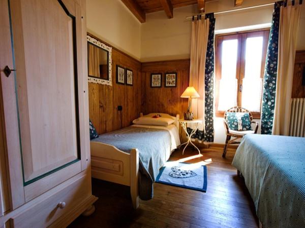 B&B La Casa Di Campagna : photo 2 de la chambre chambre triple avec salle de bains commune