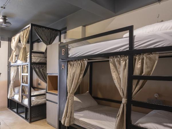 Draper Startup House for Entrepreneurs Hyderabad : photo 4 de la chambre lit dans dortoir pour hommes de 4 lits