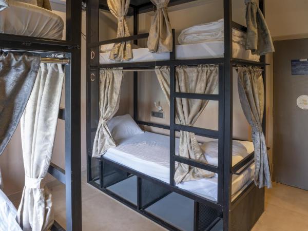 Draper Startup House for Entrepreneurs Hyderabad : photo 1 de la chambre lit dans dortoir pour hommes de 4 lits