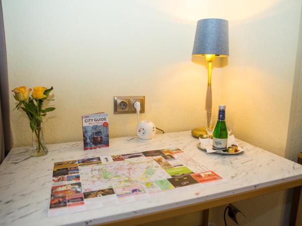 City Pension Stephansplatz I Self Check In : photo 9 de la chambre chambre supérieure