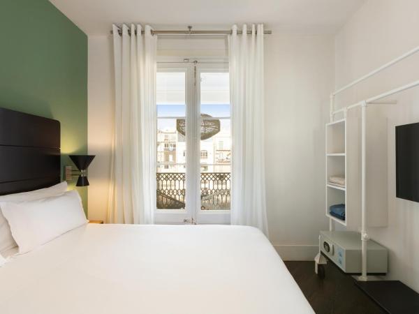 Praktik Garden : photo 2 de la chambre chambre double ou lits jumeaux supérieure avec terrasse