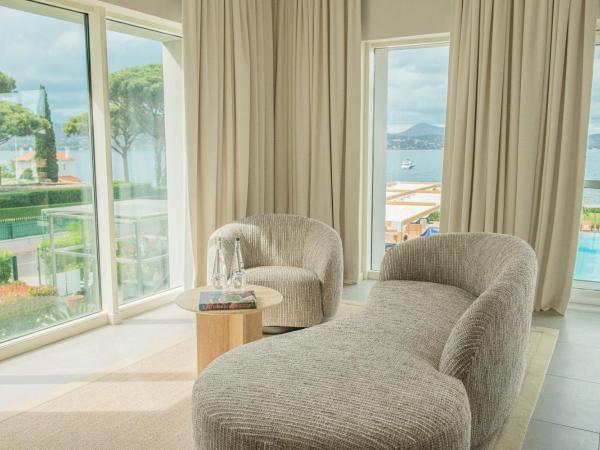 Kube Saint-Tropez : photo 2 de la chambre hbergement junior ibiza-vue sur mer