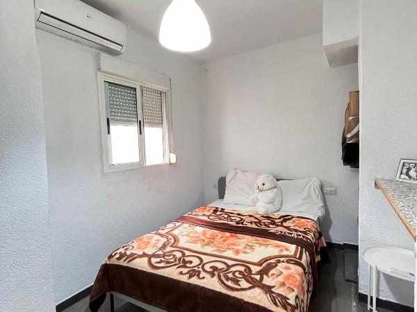 HotSpot Valencia : photo 9 de la chambre chambre double avec salle de bains commune