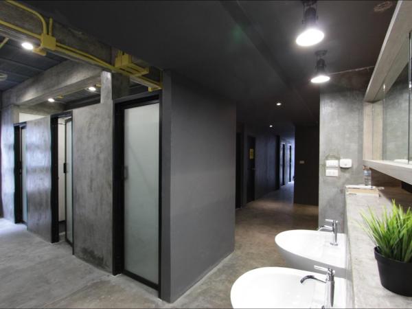 Fulfill Phuket - SHA : photo 4 de la chambre chambre quadruple avec salle de bains commune