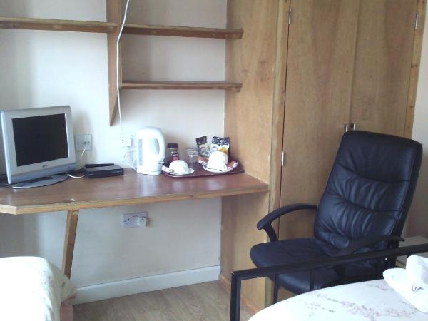 Amazon Guest House : photo 2 de la chambre chambre double avec douche et toilettes communes - annexe