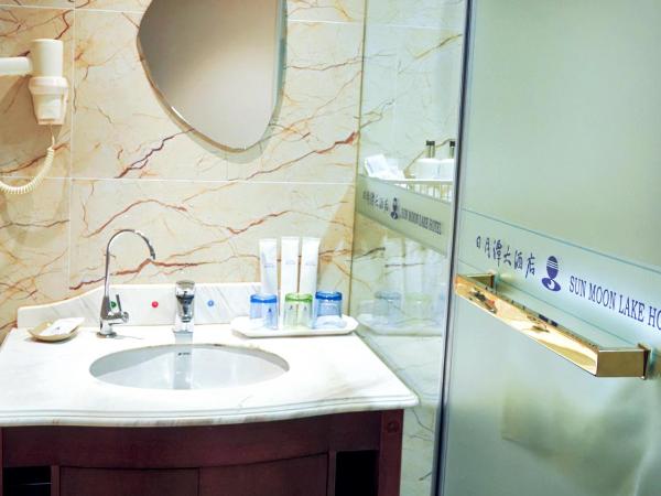 Sun Moon Lake Hotel Dalian : photo 6 de la chambre chambre familiale