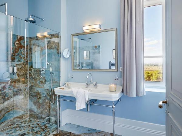 Château Capitoul : photo 4 de la chambre suite deluxe avec lit king-size