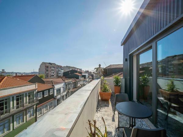 Palácio Fenizia Lux Apartments : photo 8 de la chambre studio avec balcon 