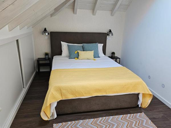 SurfSoul Guesthouse - Bed and Breakfast : photo 2 de la chambre chambre double avec salle de bains privative