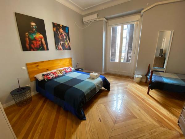 Arc House Madrid - Puerta del Sol Only Adults : photo 2 de la chambre chambre quadruple avec salle de bains privative