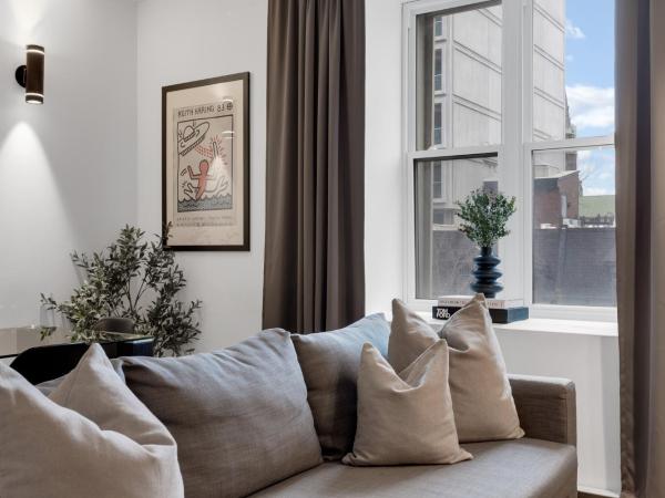 Liv MTL Downtown : photo 5 de la chambre downtown-402 | spacious modern 2br suite montreal