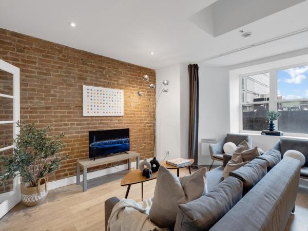 Liv MTL Downtown : photo 6 de la chambre downtown-401 | spacious modern 2br suite montreal