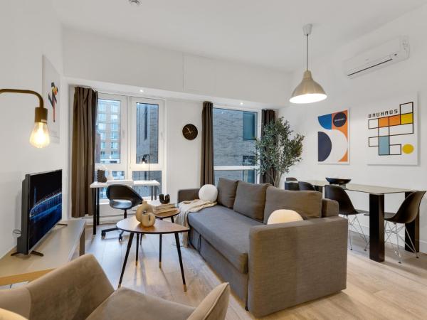 Liv MTL Downtown : photo 1 de la chambre downtown-303 | spacious modern 1br suite montreal
