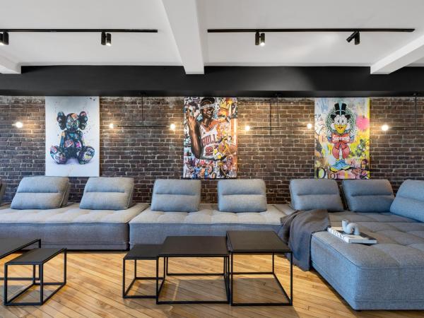 Liv MTL Plaza : photo 5 de la chambre plaza-3 | spacious bachelor loft with poker & foosball near downtown mtl