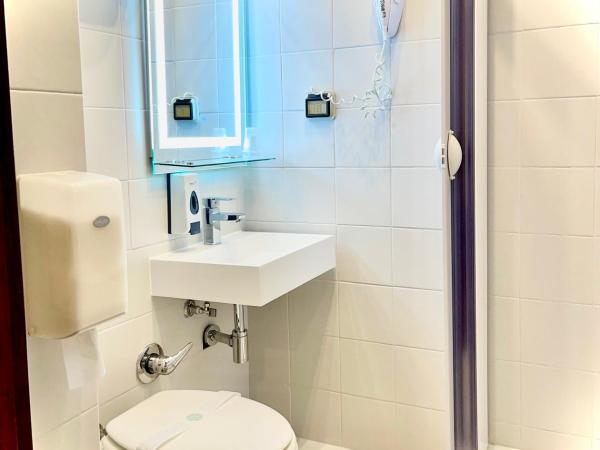 Hotel S. Ercolano : photo 2 de la chambre chambre double