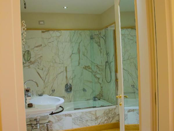 Golden Tower Hotel & Spa : photo 7 de la chambre chambre deluxe double ou lits jumeaux