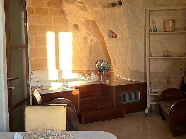 Locus Amoenus : photo 6 de la chambre chambre lit king-size avec baignoire spa