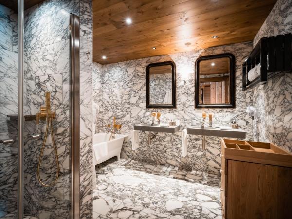 Hôtel LA MOURRA : photo 3 de la chambre suite junior