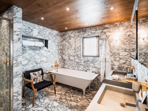 Hôtel LA MOURRA : photo 6 de la chambre suite familiale