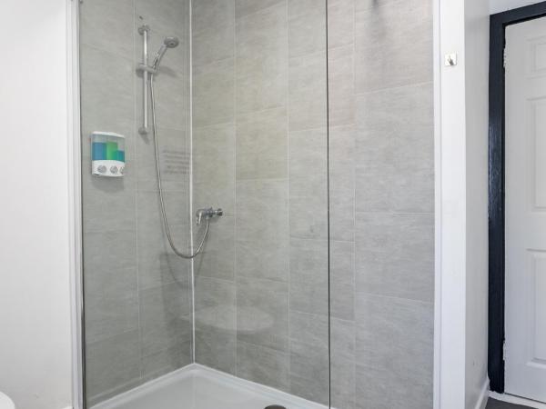 Castlereagh guest House : photo 1 de la chambre chambre triple confort