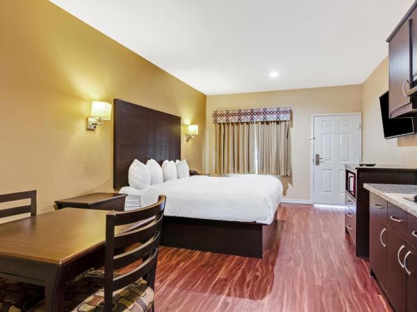 Americas Best Value Inn - FM 529 : photo 3 de la chambre studio lit king-size deluxe
