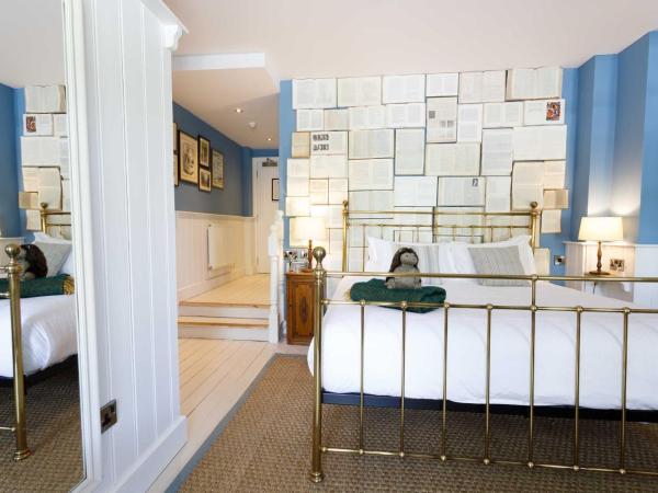 The Boathouse : photo 3 de la chambre indulgence with balcony