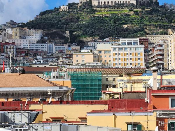 Hotel Bella Capri : photo 4 de la chambre chambre double ou lits jumeaux - vue latérale sur mer
