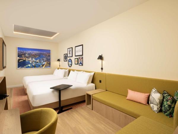 Hampton By Hilton London Old Street : photo 1 de la chambre chambre avec 2 grands lits queen-size 