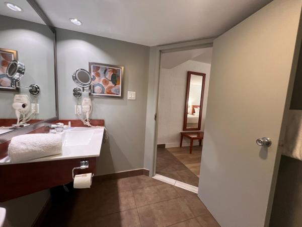 Hotel Universel Montréal : photo 5 de la chambre chambre confort avec 2 lits doubles