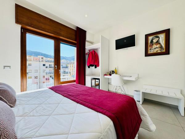 Vera Gioia Rooms de Charme : photo 2 de la chambre chambre double deluxe avec balcon