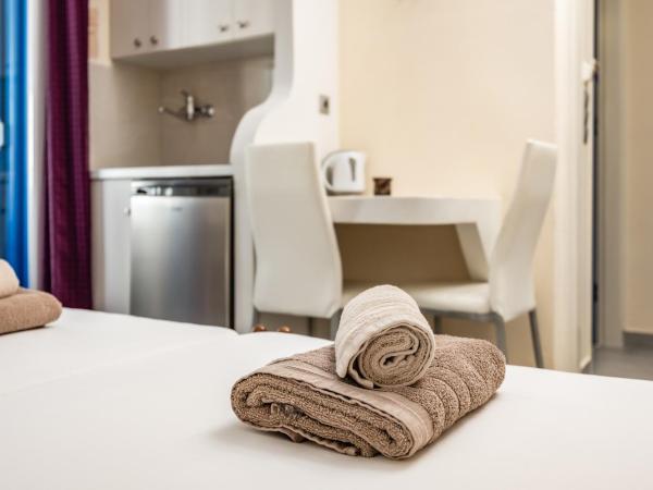 Lefkes Studios : photo 8 de la chambre studio (2 adultes)