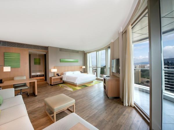 Hyatt Place Sanya City Center : photo 2 de la chambre specialty king suite with sofa bed
