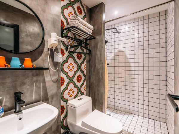 Chengdu Flipflop Hostel Poshpacker (Chunxi Road Metro Station) : photo 2 de la chambre lit dans dortoir pour hommes