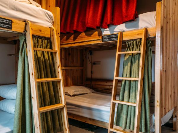 Chengdu Flipflop Hostel Poshpacker (Chunxi Road Metro Station) : photo 3 de la chambre chambre quadruple avec salle de bains privative