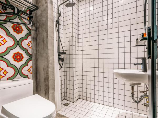 Chengdu Flipflop Hostel Poshpacker (Chunxi Road Metro Station) : photo 3 de la chambre lit dans dortoir pour hommes