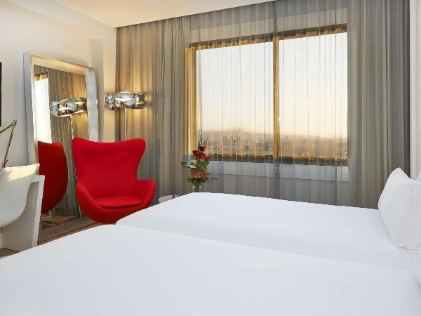 NH Collection Barcelona Gran Hotel Calderon : photo 2 de la chambre chambre double ou lits jumeaux premium avec vue