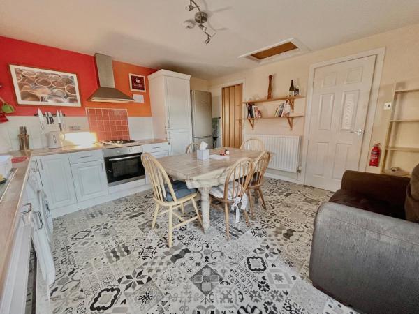 GuestReady-Close To Leeds City, Spacious, Sleeps 6 : photo 3 de la chambre maison de vacances