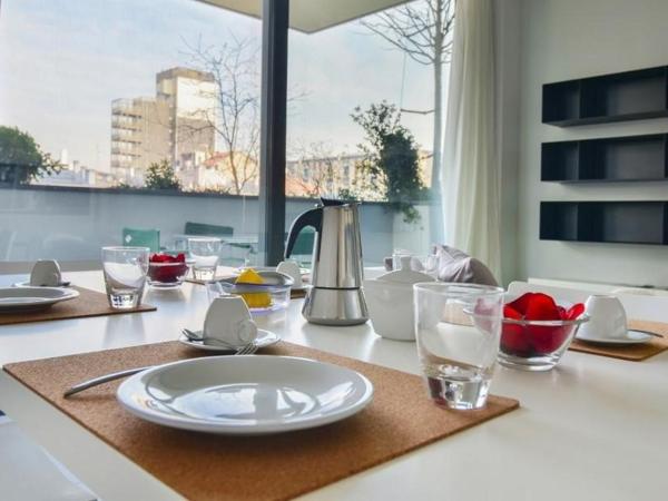 Bosco Verticale : photo 2 de la chambre appartement avec balcon
